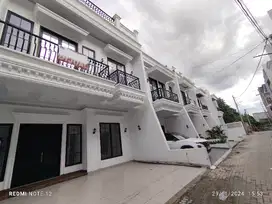 Rumah Baru American Classic Dalam Townhouse Jagakarsa Jakarta Selatan