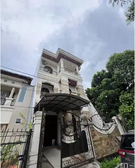 Di jual Rumah Selangkah dari Mall Panakkukang Makassar