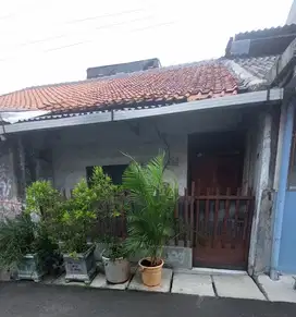 Rumah Tua  Kali Baru Timur Jalan Kaki Ke Jalan Raya Letjen Suprapto