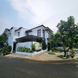 Rumah 2lantai hoek siap huni, bagus, rapi di Taman chrisant Bsd