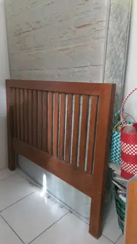 Tempat tidur/Dipan jati 120x200. Bonus kasur dan 1 set sprei.
