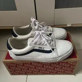 Sepatu Anak Vans Old Skool Lux