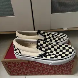 Sepatu Anak Vans Classic Slip On