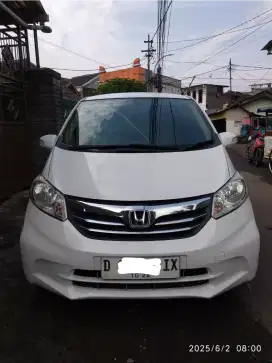 Honda Freed A/T 1500 E PSD Tahun 2013