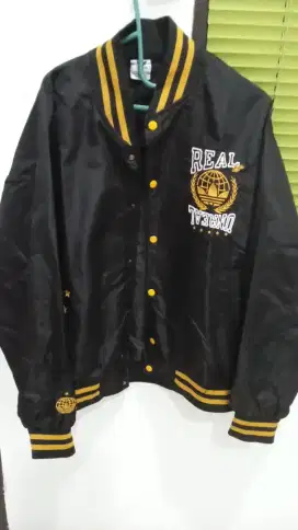 Jaket Bomber ORI Adidas...Ukuran L (Muat 75-85kg)