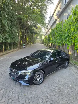 Mercy E300 AMG line new model 2024 / 2025 A/T Hitam