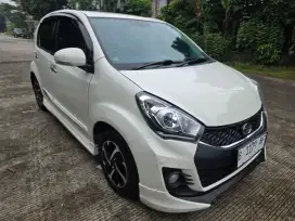 Dijual daihatsu sirion RS AT 2016 WARNA Putih.