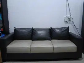 Dijual cepat Sofa 3 Seat warna abu