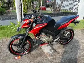 New Vixion Advance 2015 Hitam Merah Terawat Tangan Pertama