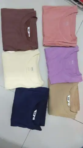 Baju UNIQLO Original 100%.Ukuran L ( Muat 70-80kg ) Minimal 6pc