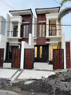 Rumah  Lebar 7,5M  Minimalis Modern American Style Greenlake Wonorejo