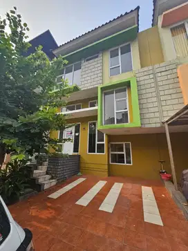 Di Jual Murah Rumah 2 lantai di Cluster Atlanta Gading Serpong