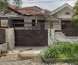 V1 Dijual Rumah Siap Huni di Taman Pondok Indah Wiyung Surabaya