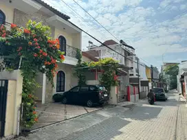 Rumah kosan eksklusif/exclusive strategis premium area Seturan Jogja