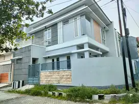 Di JUAL RUMAH BARU HOOK MODERN 2 lantai SUTOREJO timur, Surabaya