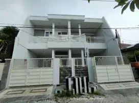 DI Jual RUMAH KEMBAR (2 RUMAH) Modern minimalis di Sutorejo tengah, Su