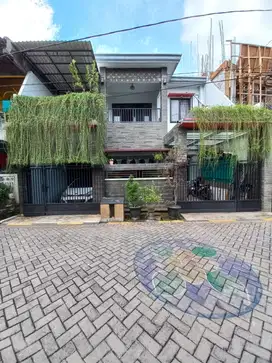 DIJUAL RUMAH CLASSIC SIAP HUNI jl semampir, Surabaya Timur