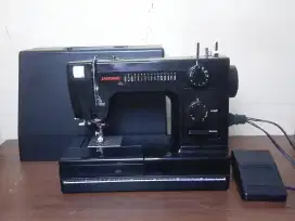 Janome HD1000BE