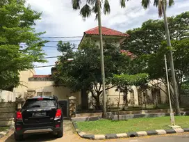 Dijual Tanah komersial bonus rumah di kawasan elit Kemang Bekasi