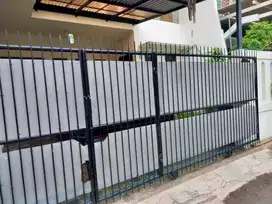 rumah lama dekat fasum tidàk banjir Jalan 1.mobil
