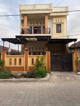 Rumah mewah 2 lantai di kota Makassar