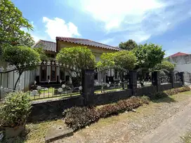 DIJUAL MURAH RUMAH MEWAH DENGAN TANAH LUAS DI PLEMBURAN SLEMAN