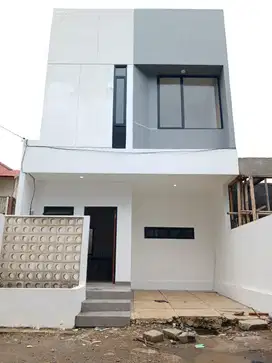Rumah 2 Lantai Selangkah dari Jalan Raya Kalimulya Depok