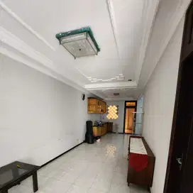dijual rumah 1M an dua lantai minimalis dekat pakuwon mall