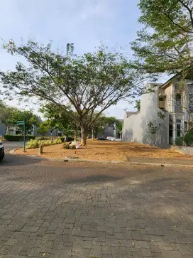 Kavling siap bangun dgn row jalan lebar hoek di Whitsand Greenwich