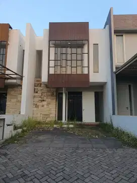 rumah wiyung dekat graha famili, pakuwon indah,citraland