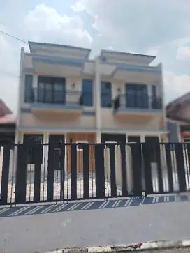 rumah cantik dua lantai di citra raya Tangerang