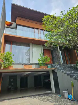Rumah di Puri Indah Blok J