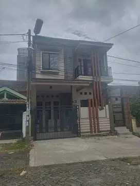 Rumah 2 lantai Griya Loka BSD (Hen)