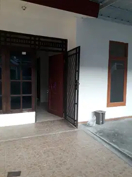 Rumah dekat Mesjid Villa Dago Tol Pamulang (Tr)