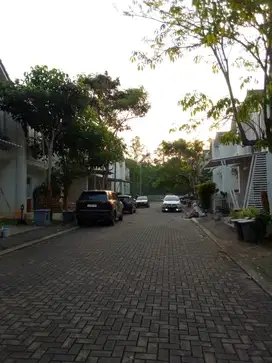 Rumah 2 lantai Azura Vanya Park BSD (Han)