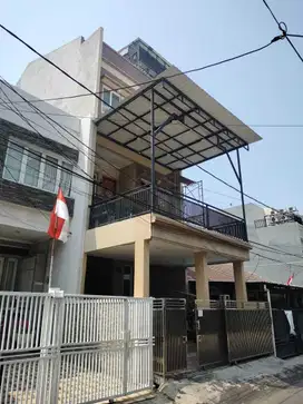 Rumah kelapa gading 4lantai