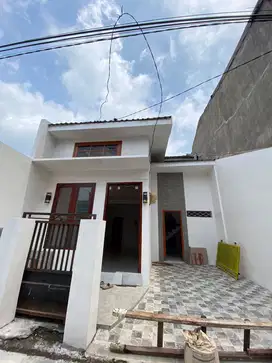 DIJUAL RUMAH SAWOJAJAR