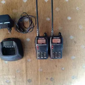 HT Firstcom Fc-136 Sepasang+Chg