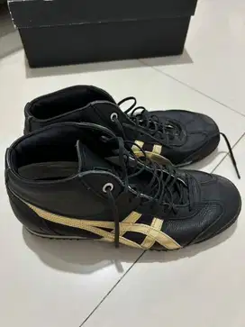 onitsuka tiger mid runner