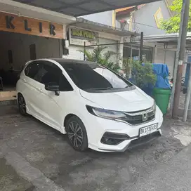 BUC jazz rs matic 2018 putih plat dk denpasar