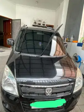 Karimun Wagon 2015 AT Hitam