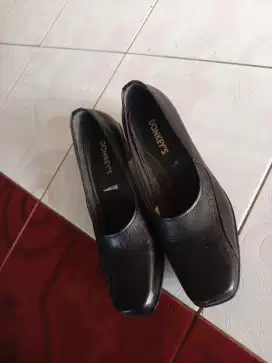 Sepatu Pantofel Wanita
