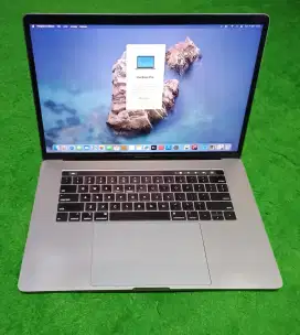 Apple MacBook Pro 2019 15inch i7 16/256 Grey Touchbar Dual VGA mulus