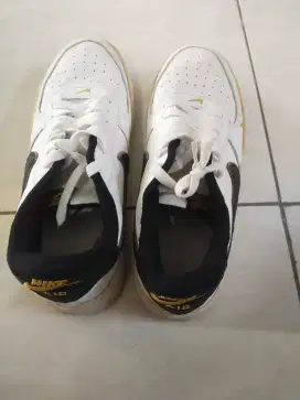 Sepatu Nike air