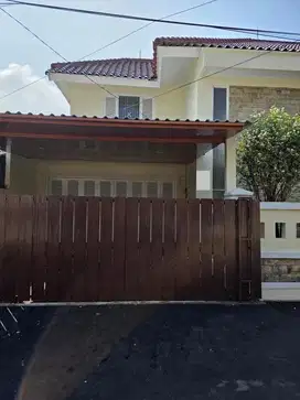 Rumah 2 lantai siap huni di mega mas cinere depok