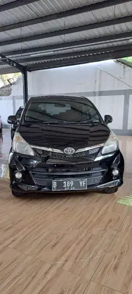 DP = 22 Jt, Avanza Veloz 1.5 M/T Tahun 2011