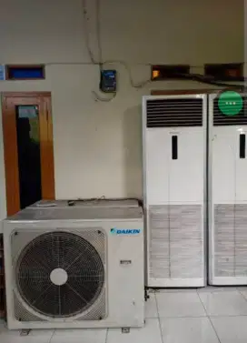 AC Daikin 5 PK floor standing bekas