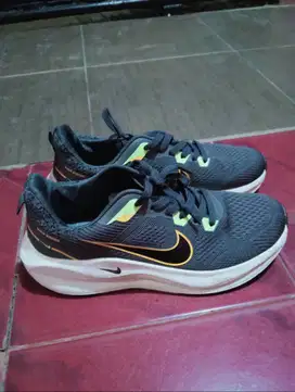 Sepatu running , sepatu casual