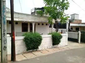 Rumah siap huni second 4kt 2km masuk mobil SHM Murah jakarta