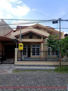 Rumah Siap Huni Satelit Indah dekat Mitra Keluarga Lokasi Depan